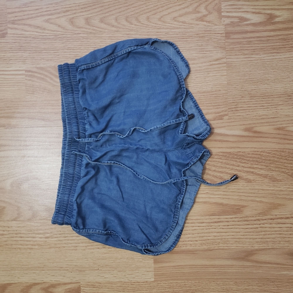Lovestitch shorts size small
